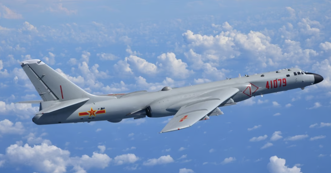 China confirma oficialmente por primera vez que bombarderos nucleares H-6K volaron alrededor de Taiwán al amparo de la noche en 2018 China confirma oficialmente por primera vez que bombarderos nucleares H-6K volaron alrededor de Taiwán al amparo de la noche en 2018