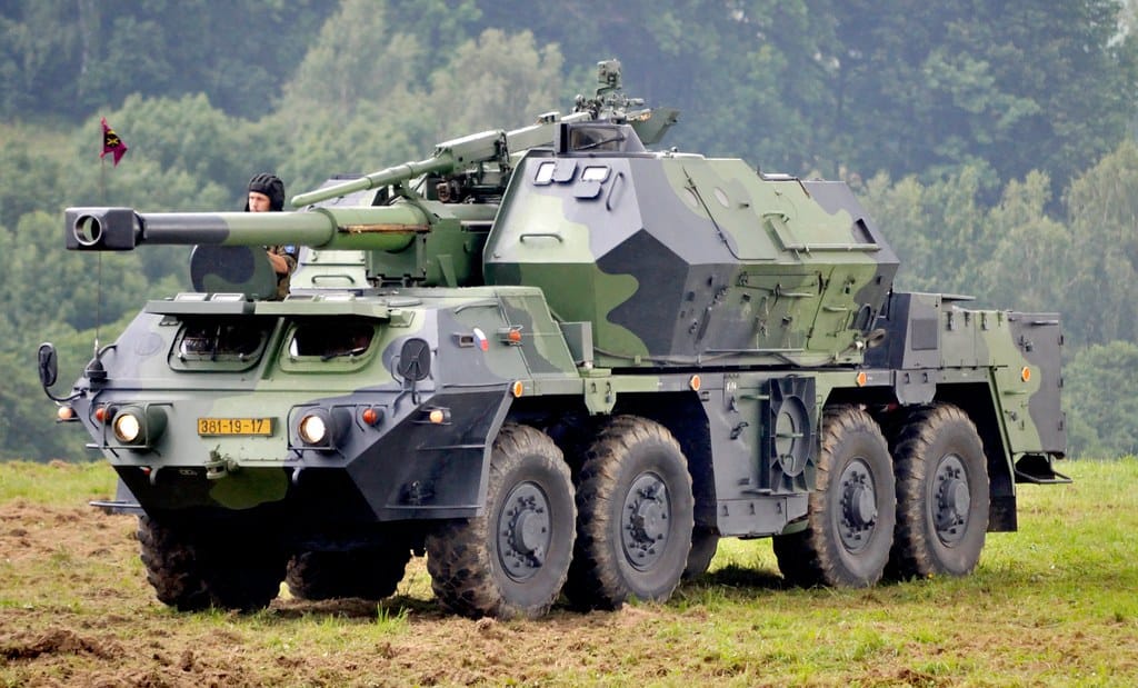 Las Fuerzas Armadas demostraron el trabajo del DANA ACS de 152 mm. Las Fuerzas Armadas demostraron el trabajo del DANA ACS de 152 mm.