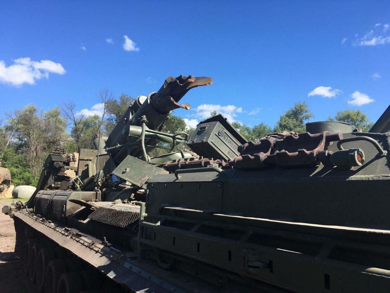 El ejército ruso autodestruye el sistema de artillería 2S7M "Malka" - Rusia lo llama el obús más potente del mundo El ejército ruso autodestruye el sistema de artillería 2S7M "Malka" - Rusia lo llama el obús más potente del mundo