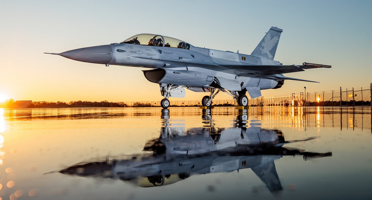 Polonia tiene previsto fabricar hasta el 80% de la estructura del fuselaje del avión de combate modernizado F-16 Block 70/72 Fighting Falcon. Polonia tiene previsto fabricar hasta el 80% de la estructura del fuselaje del avión de combate modernizado F-16 Block 70/72 Fighting Falcon.