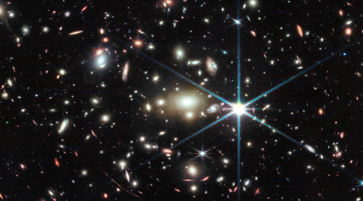 James Webb ha confirmado el descubrimiento de Earendel como la estrella más lejana: apareció 1.000 millones de años después del Big Bang y brilla 1 millón de veces más que el Sol. James Webb ha confirmado el descubrimiento de Earendel como la estrella más lejana: apareció 1.000 millones de años después del Big Bang y brilla 1 millón de veces más que el Sol.