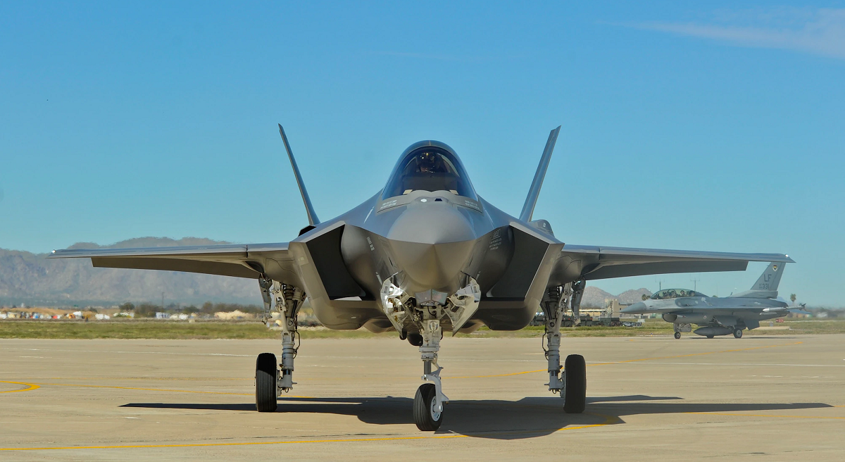 EE.UU. aprueba la venta de 24 cazas de quinta generación F-35 Lightning II a la República Checa por 5.600 millones de dólares EE.UU. aprueba la venta de 24 cazas de quinta generación F-35 Lightning II a la República Checa por 5.600 millones de dólares