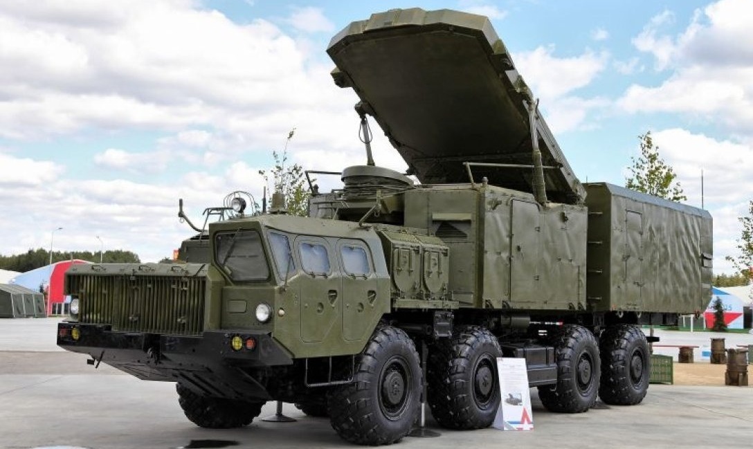 El HIMARS destruyó el centro de mando y control de un sistema ruso de misiles tierra-aire S-300 / S-400, que proporcionaba capacidad de defensa contra misiles balísticos El HIMARS destruyó el centro de mando y control de un sistema ruso de misiles tierra-aire S-300 / S-400, que proporcionaba capacidad de defensa contra misiles balísticos