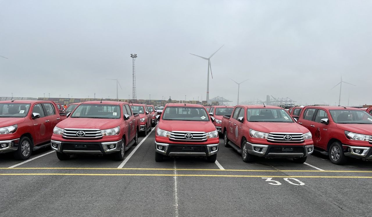Los ucranianos recaudan 1.000.000 de dólares en dos días para comprar 55 camionetas Toyota Hilux para las AFU Los ucranianos recaudan 1.000.000 de dólares en dos días para comprar 55 camionetas Toyota Hilux para las AFU