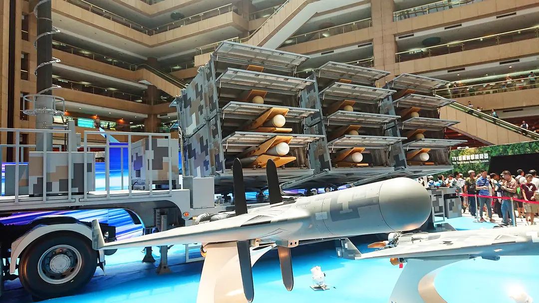 Taiwán presenta el dron kamikaze Chien Hsiang para destruir radares: tiene un alcance de 1.000 km y una velocidad máxima de 600 km/h Taiwán presenta el dron kamikaze Chien Hsiang para destruir radares: tiene un alcance de 1.000 km y una velocidad máxima de 600 km/h