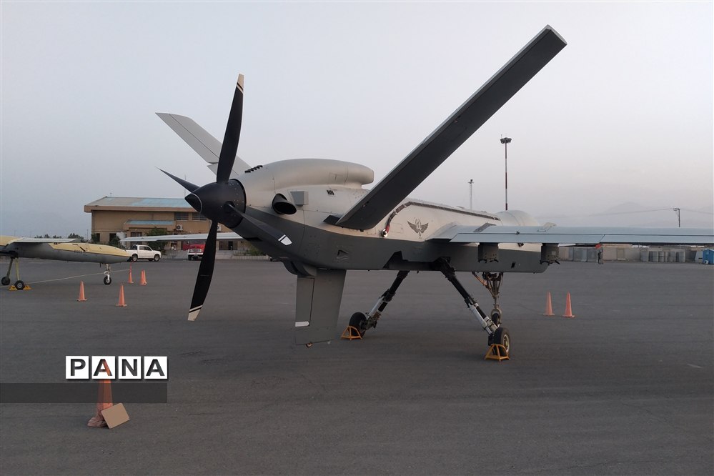 Irán presenta el nuevo avión no tripulado Shahid-149 Gaza, con una autonomía de lanzamiento de hasta 7.000 kilómetros y un tiempo de vuelo de 35 horas. Irán presenta el nuevo avión no tripulado Shahid-149 Gaza, con una autonomía de lanzamiento de hasta 7.000 kilómetros y un tiempo de vuelo de 35 horas.