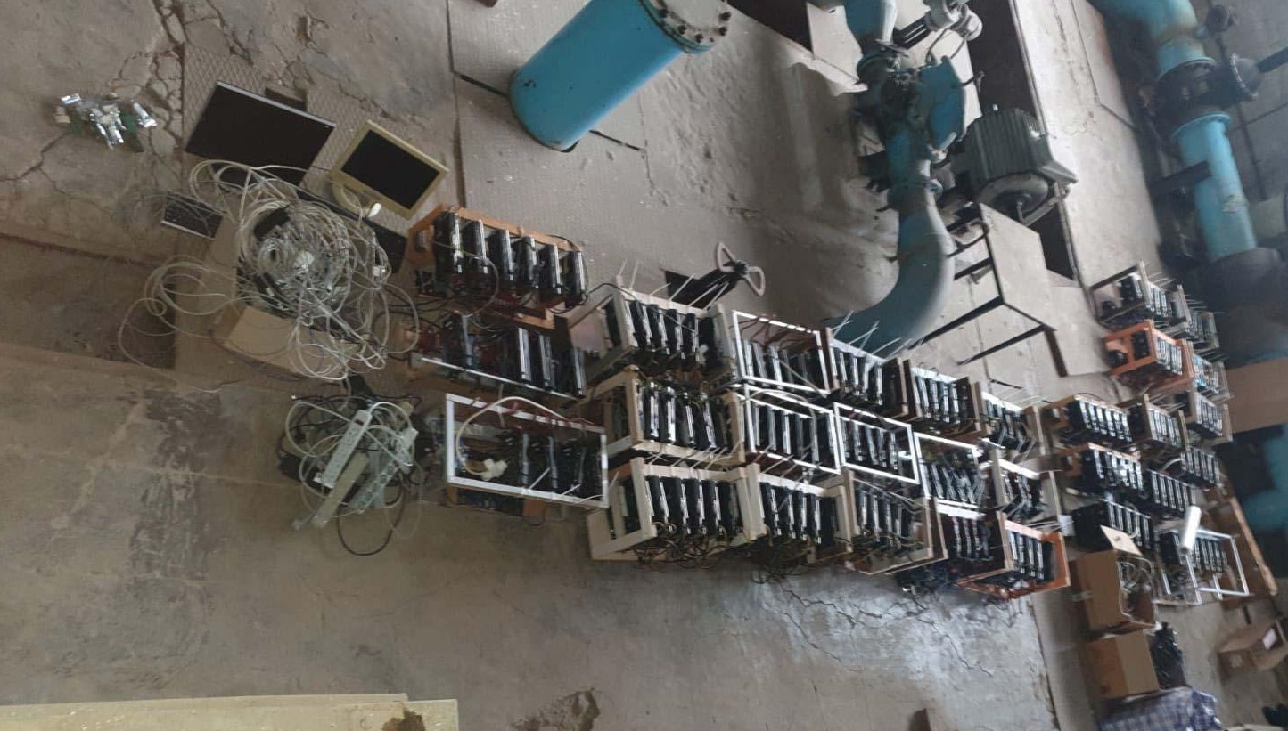 Granja ilegal de criptomonedas expuesta en la región de Dnipropetrovsk: se incautaron equipos de minería por valor de 4.000.000 UAH Granja ilegal de criptomonedas expuesta en la región de Dnipropetrovsk: se incautaron equipos de minería por valor de 4.000.000 UAH