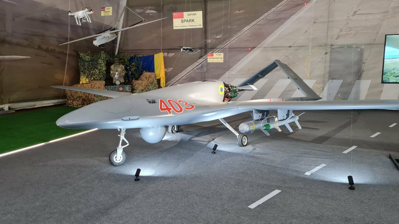 Rusia reconstruye el Bayraktar TB2 a partir de los restos y lo hace pasar por un dron incautado en Ucrania Rusia reconstruye el Bayraktar TB2 a partir de los restos y lo hace pasar por un dron incautado en Ucrania