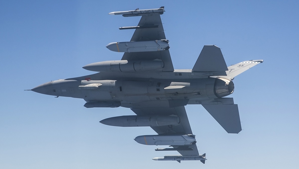 AGM-158 JASSM, AGM-154 JSOW, AGM-120 AMRAAM - qué misiles puede conseguir Ucrania con los cazas F-16 AGM-158 JASSM, AGM-154 JSOW, AGM-120 AMRAAM - qué misiles puede conseguir Ucrania con los cazas F-16