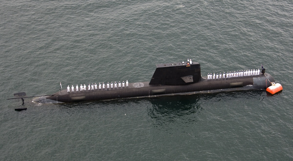 Uno de los submarinos diesel-eléctricos más antiguos de Australia, el HMAS Farncomb de la clase Collins, se incendió en Australia. Uno de los submarinos diesel-eléctricos más antiguos de Australia, el HMAS Farncomb de la clase Collins, se incendió en Australia.