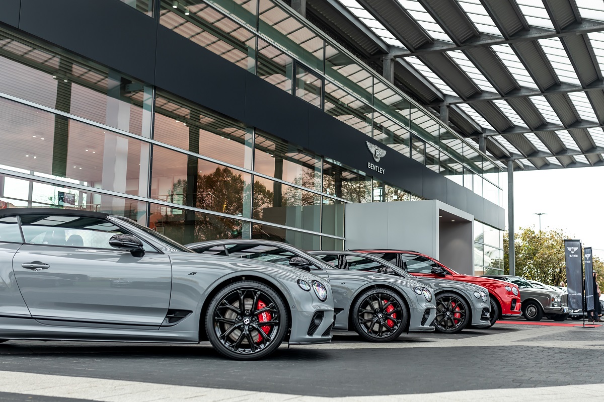 Bentley vende más de 15.000 coches en un año por primera vez en su historia Bentley vende más de 15.000 coches en un año por primera vez en su historia
