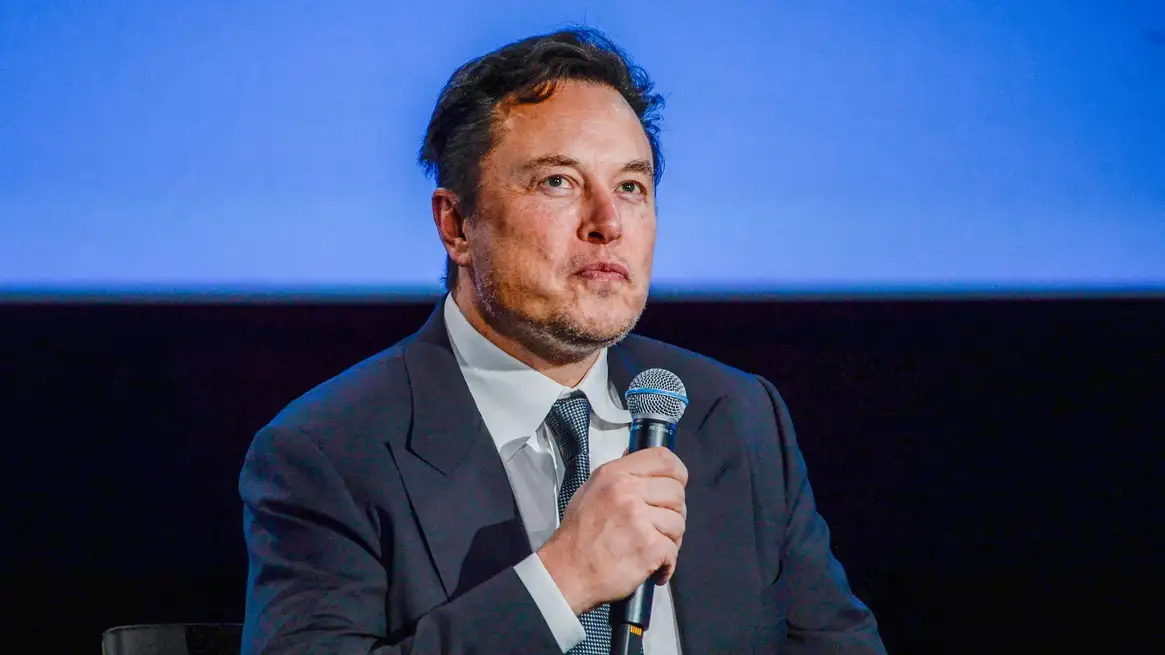 Elon Musk contrató a un hacker de PlayStation 3 para arreglar Twitter Elon Musk contrató a un hacker de PlayStation 3 para arreglar Twitter