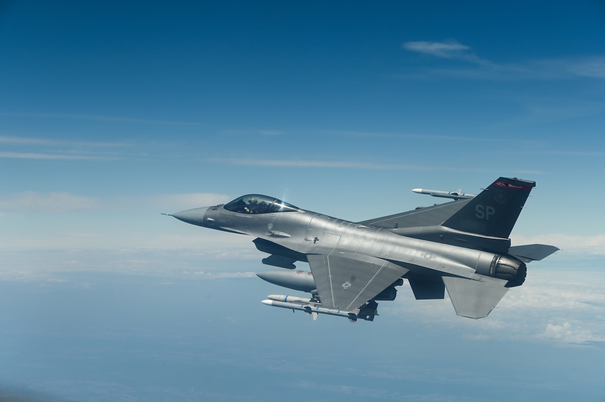 El F-16 Fighting Falcon 480th Fighter Squadron USA ha recibido radares AESA de quinta generación, que aumentan la eficacia contra los misiles de crucero El F-16 Fighting Falcon 480th Fighter Squadron USA ha recibido radares AESA de quinta generación, que aumentan la eficacia contra los misiles de crucero