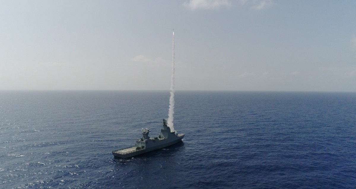 Israel muestra una prueba de disparo del sistema de defensa antiaérea C-Dome basado en buques para interceptar misiles de crucero y drones Israel muestra una prueba de disparo del sistema de defensa antiaérea C-Dome basado en buques para interceptar misiles de crucero y drones