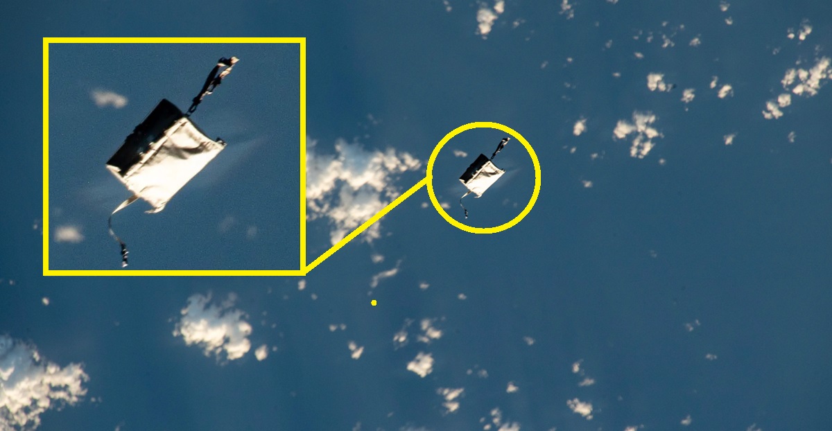 Astronautas de la NASA pierden una bolsa de herramientas en el espacio exterior: se puede ver en órbita con unos prismáticos normales Astronautas de la NASA pierden una bolsa de herramientas en el espacio exterior: se puede ver en órbita con unos prismáticos normales