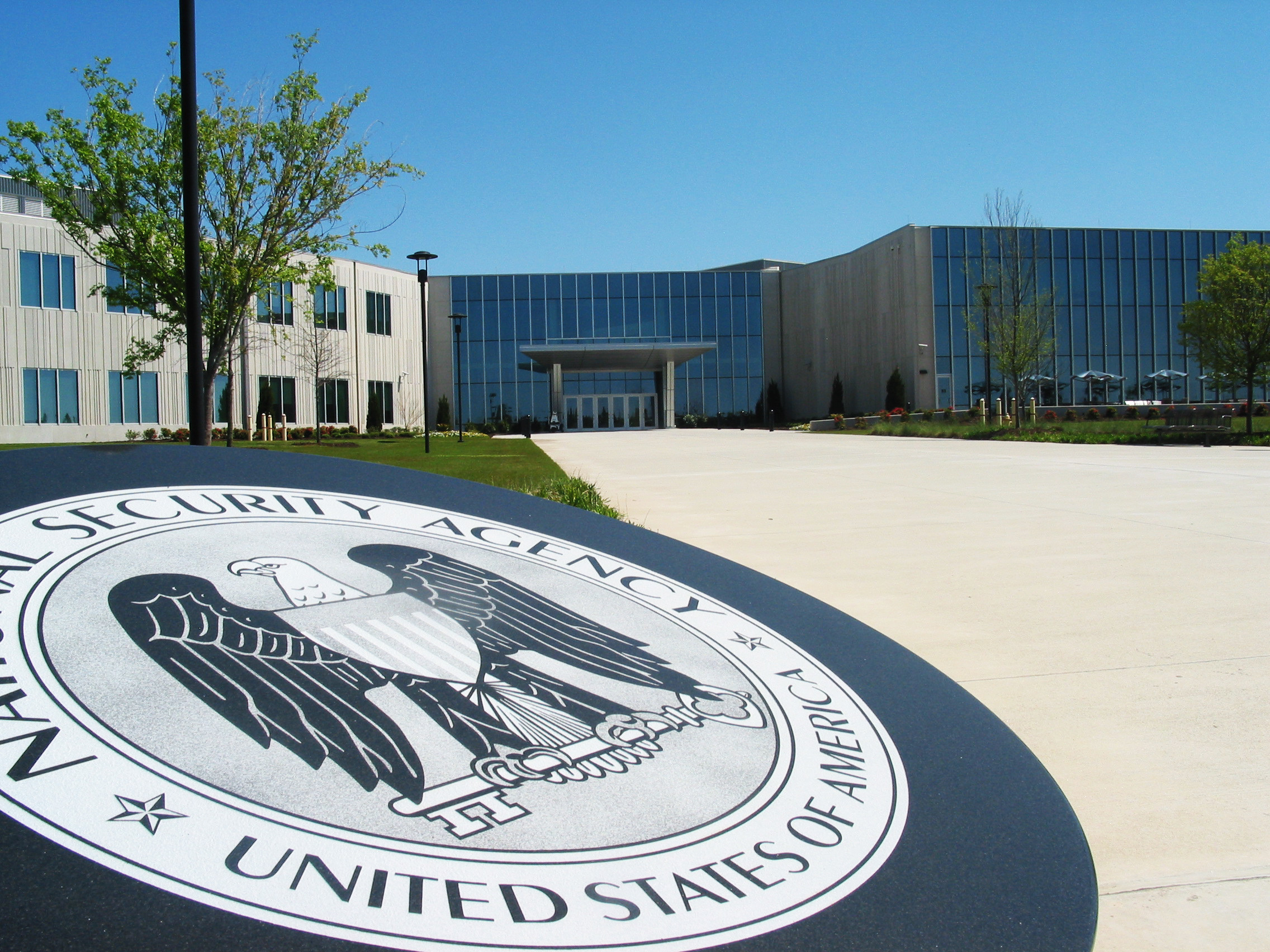 NSA: Los piratas informáticos utilizan la inteligencia artificial para mejorar el inglés en las estafas de phishing