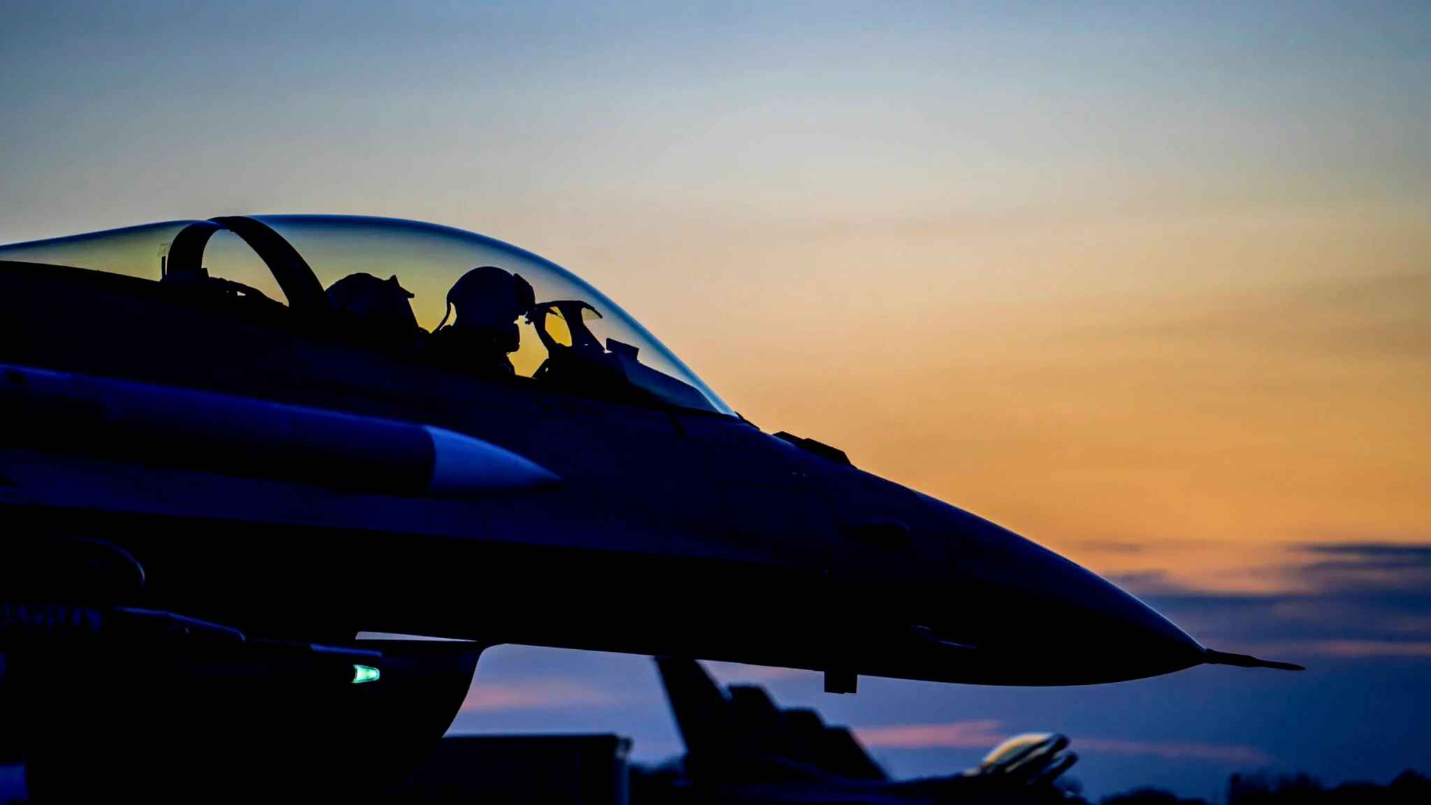 Biden aprueba el entrenamiento de pilotos ucranianos en cazas F-16 Fighting Falcon Biden aprueba el entrenamiento de pilotos ucranianos en cazas F-16 Fighting Falcon