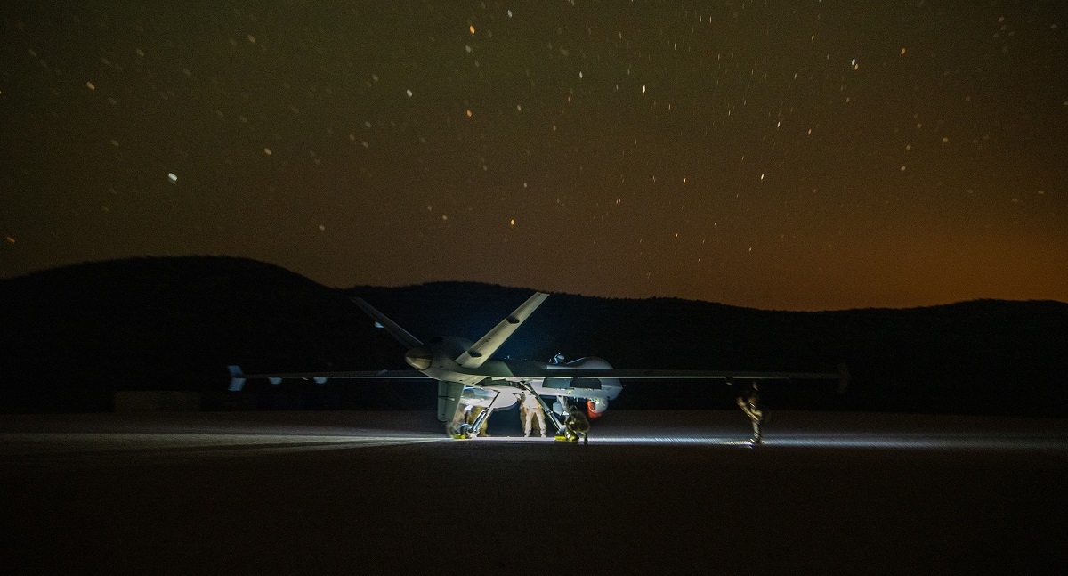 El MQ-9 Reaper aterrizó por primera vez en un camino de tierra y demostró su capacidad para transportar cargas importantes El MQ-9 Reaper aterrizó por primera vez en un camino de tierra y demostró su capacidad para transportar cargas importantes