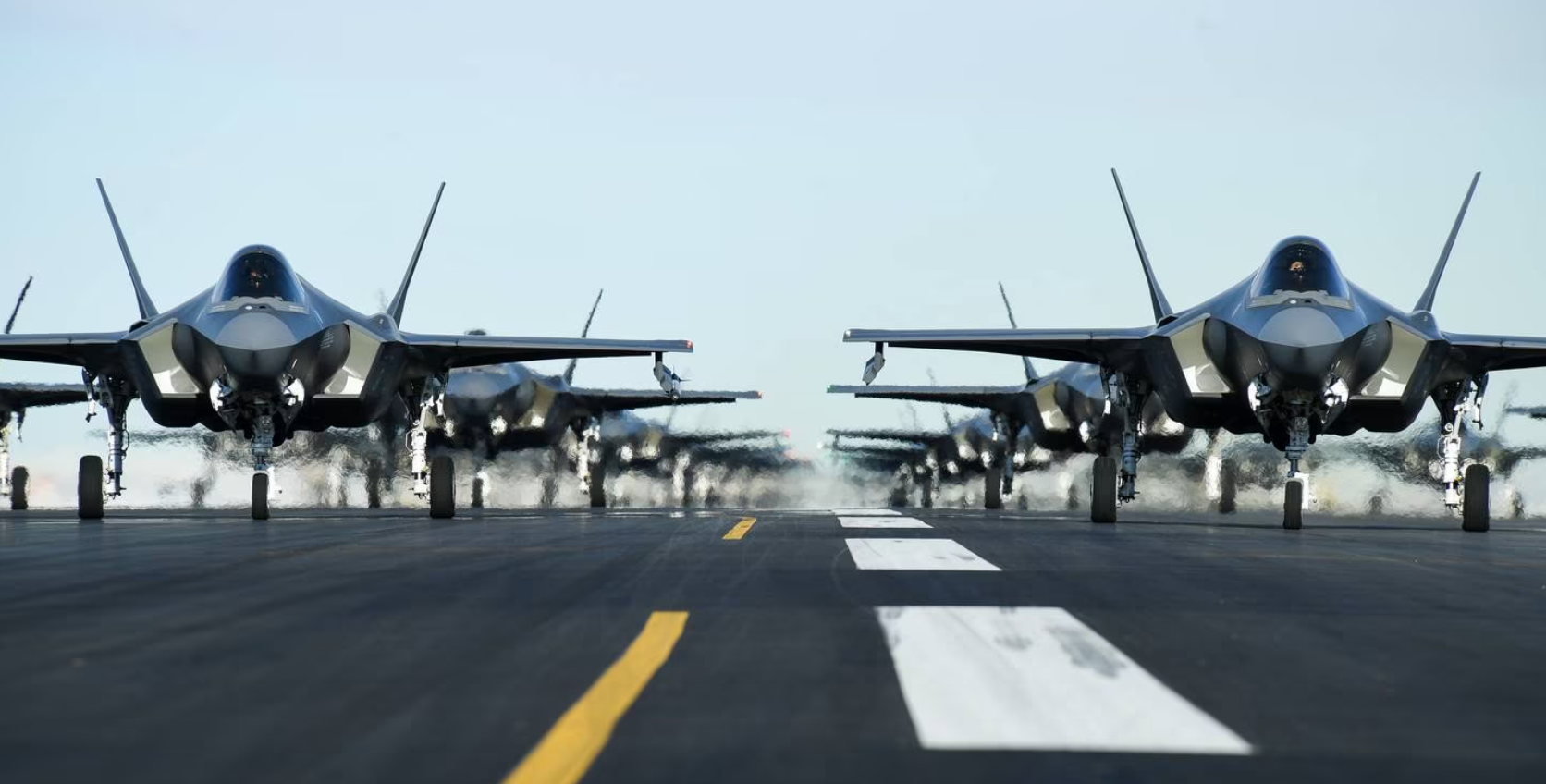 Pratt & Whitney recibe 5.200 millones de dólares para fabricar motores F135 para los cazas F-35A, F-35B y F-35C Pratt & Whitney recibe 5.200 millones de dólares para fabricar motores F135 para los cazas F-35A, F-35B y F-35C