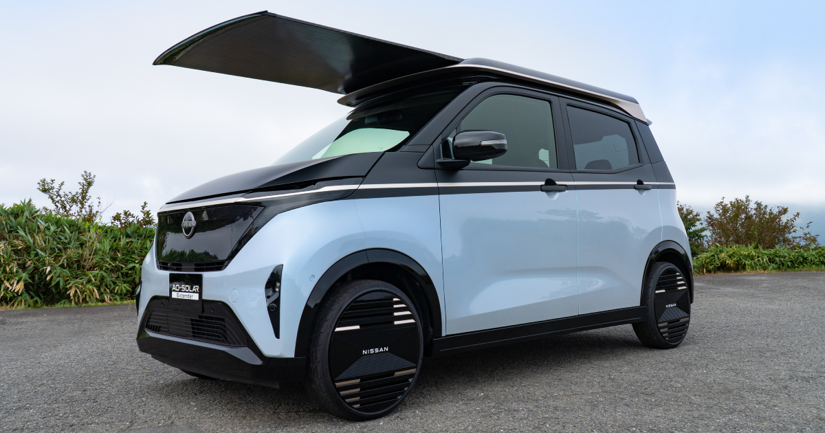Las tecnologías modernas de paneles solares se integran en el diseño ecológico del Nissan Sakura Nissan Sakura con energía solar: sistema Ao-Solar Extender que promueve una conducción ecológica
