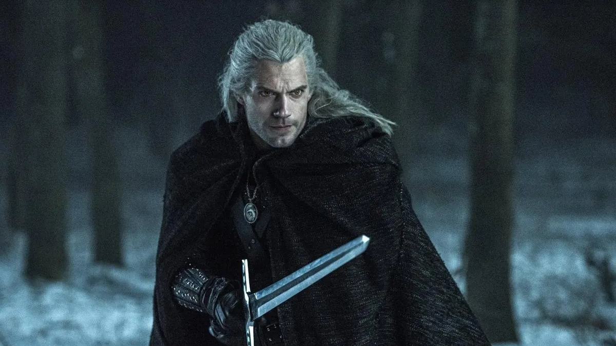 El autor de The Witcher, Andrzej Sapkowski, admira la interpretación de Henry Cavill y admitió que incluso cuando imagina a su personaje Geralt, escucha la voz del actor El autor de The Witcher, Andrzej Sapkowski, admira la interpretación de Henry Cavill y admitió que incluso cuando imagina a su personaje Geralt, escucha la voz del actor