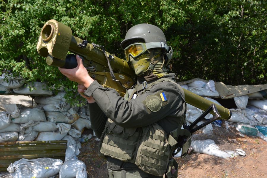 La Guardia Nacional destruye sin piedad aviones rusos con la ayuda de Igla MANPADS La Guardia Nacional destruye sin piedad aviones rusos con la ayuda de Igla MANPADS