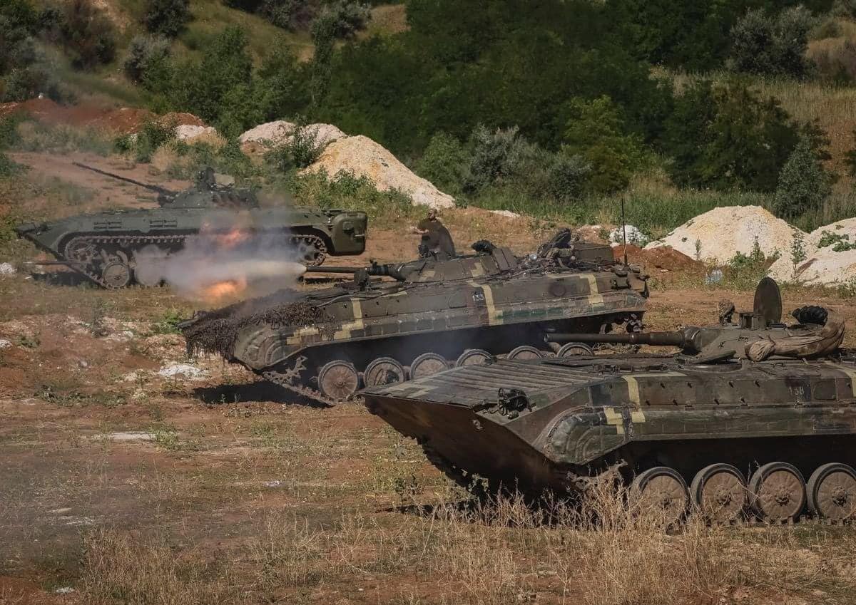 Polonia transfiere 40 vehículos de combate BMP-1 a Ucrania Polonia transfiere 40 vehículos de combate BMP-1 a Ucrania