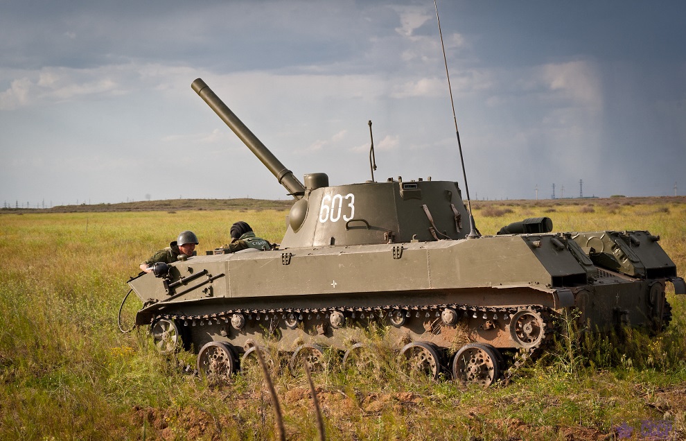 Las fuerzas armadas ucranianas destruyen un tanque, un BMP, un APC y tres vehículos blindados Tiger con un obús autopropulsado Nona-S capturado (vídeo) Las fuerzas armadas ucranianas destruyen un tanque, un BMP, un APC y tres vehículos blindados Tiger con un obús autopropulsado Nona-S capturado (vídeo)