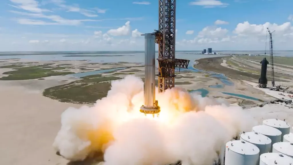 SpaceX probó por primera vez el cohete acelerador Super Heavy lanzando simultáneamente siete motores Raptor