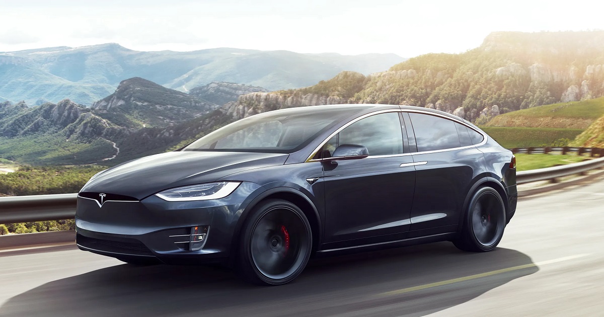 Los coches de Tesla recibirán un sistema de piloto automático completo a finales de año, pero sin la posibilidad de utilizar Los coches de Tesla recibirán un sistema de piloto automático completo a finales de año, pero sin la posibilidad de utilizar
