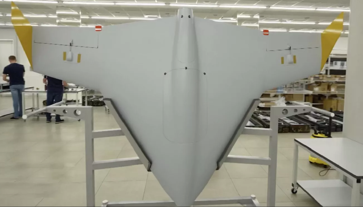 La empresa rusa ZALA ha presentado el dron kamikaze Italmas con un alcance de 200 kilómetros, que es una versión mejorada del UAV Lancet La empresa rusa ZALA ha presentado el dron kamikaze Italmas con un alcance de 200 kilómetros, que es una versión mejorada del UAV Lancet