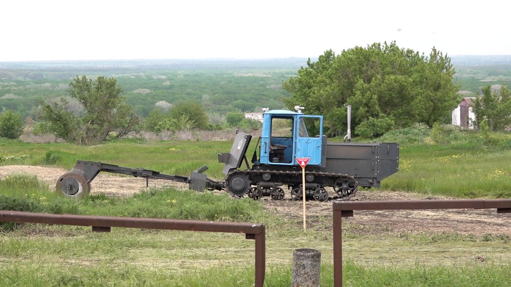 Expertos ucranianos han desarrollado un dron de desminado de 130.000 dólares basado en un tractor y el equipamiento de un tanque Expertos ucranianos han desarrollado un dron de desminado de 130.000 dólares basado en un tractor y el equipamiento de un tanque