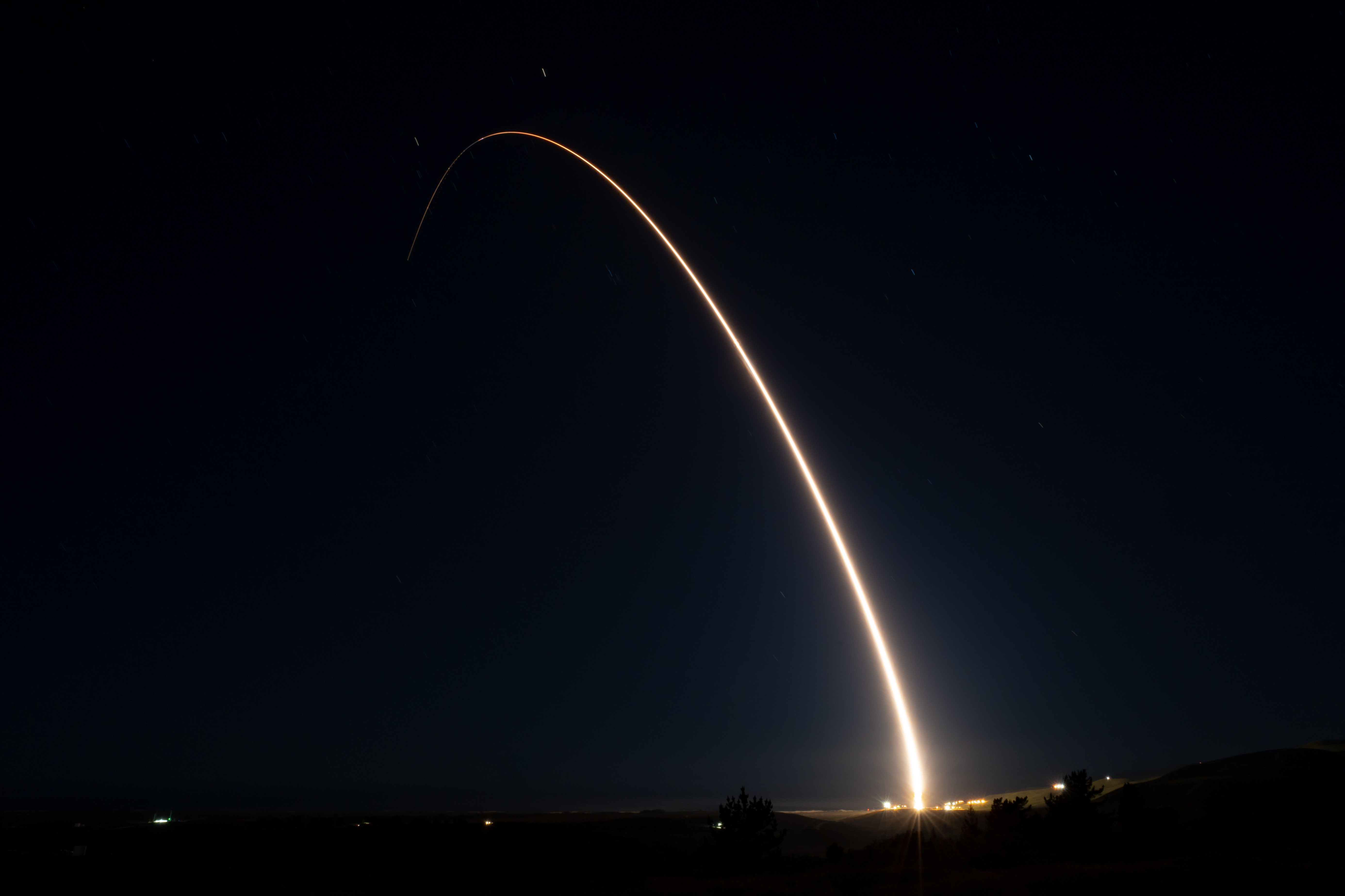 Vídeo: EE.UU. lanza con éxito el misil balístico intercontinental Minuteman III -misil sin ojiva nuclear- a más de 6.700 km. Vídeo: EE.UU. lanza con éxito el misil balístico intercontinental Minuteman III -misil sin ojiva nuclear- a más de 6.700 km.
