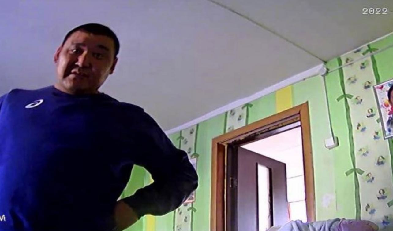 Un ocupante de Buriatia robó una cámara de vigilancia en Ucrania, pero no la reconfiguró: ahora emite un "reality show" al verdadero propietario Un ocupante de Buriatia robó una cámara de vigilancia en Ucrania, pero no la reconfiguró: ahora emite un "reality show" al verdadero propietario