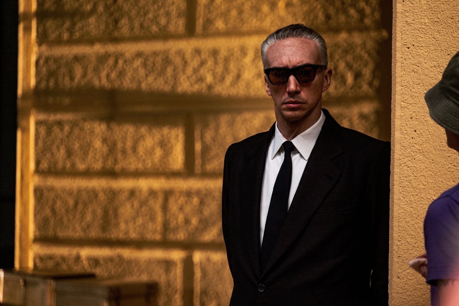 Abróchense los cinturones y prepárense para el impresionante tráiler de Ferrari: Adam Driver como Enzo Ferrari