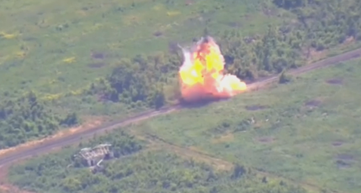El nuevo dron ucraniano PEGAS+ FPV destruye un vehículo ruso de combate de infantería BMP-1 valorado en 200.000 dólares El nuevo dron ucraniano PEGAS+ FPV destruye un vehículo ruso de combate de infantería BMP-1 valorado en 200.000 dólares