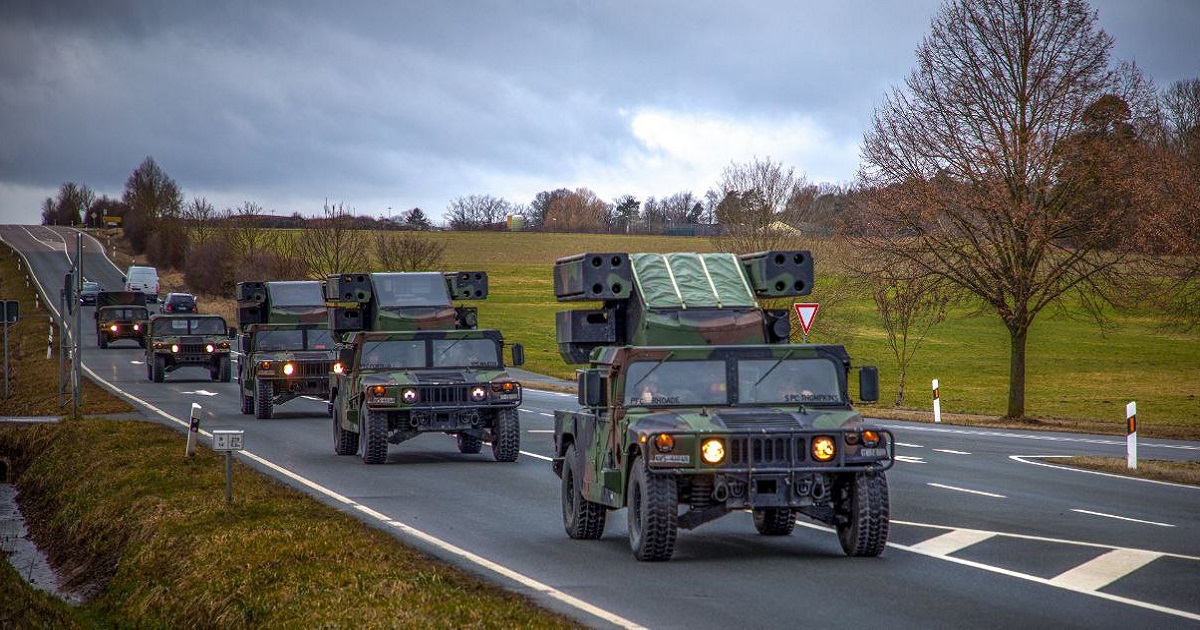 SAMs Avenger, misiles de defensa aérea HAWK, cohetes HIMARS y munición de artillería de 155 mm - Estados Unidos anuncia un nuevo paquete de ayuda militar de 400 millones de dólares para Ucrania SAMs Avenger, misiles de defensa aérea HAWK, cohetes HIMARS y munición de artillería de 155 mm - Estados Unidos anuncia un nuevo paquete de ayuda militar de 400 millones de dólares para Ucrania
