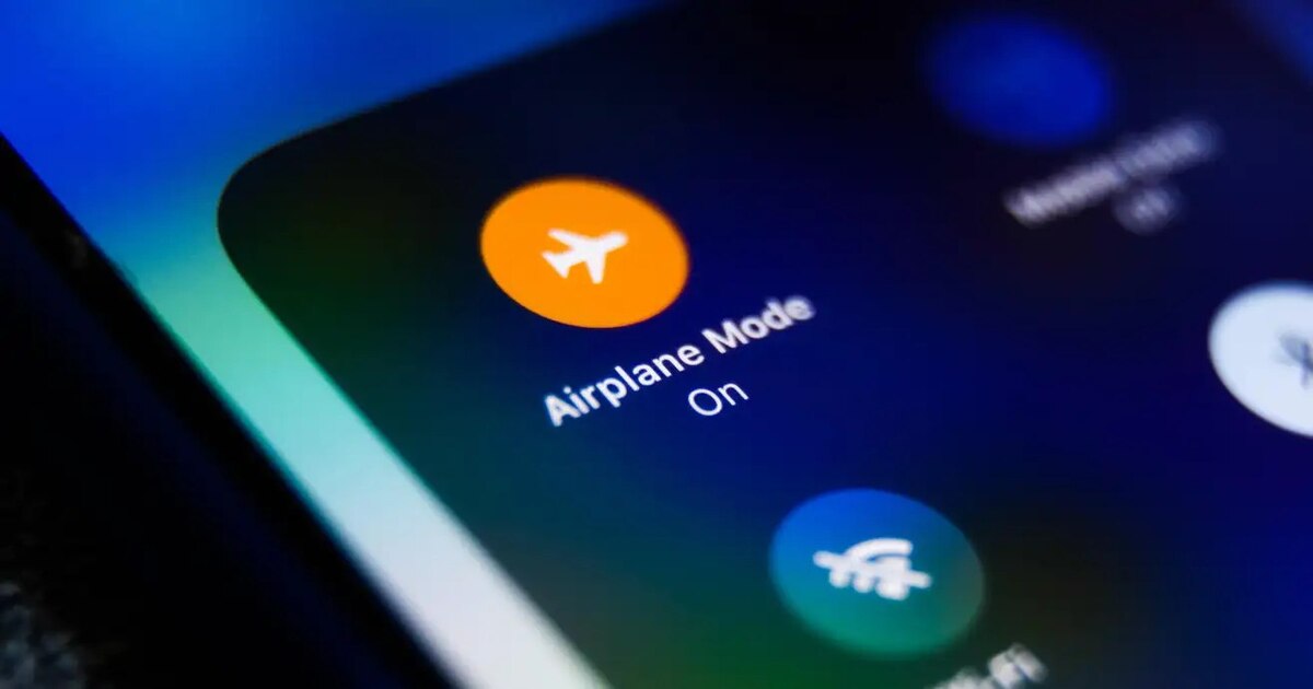 Las aerolíneas prohíben el uso del modo avión: ¿Mito o realidad? Las aerolíneas prohíben el uso del modo avión: ¿Mito o realidad?