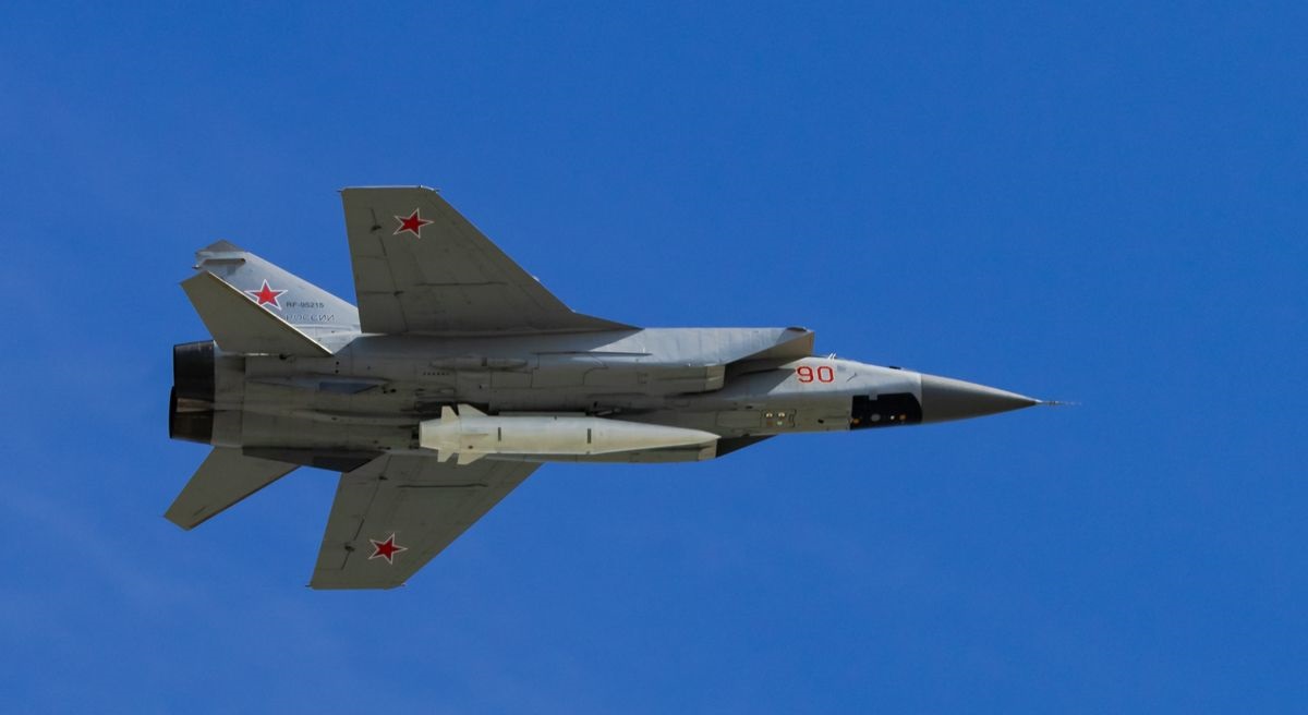 Los rusos muestran a Kim Jong Un un caza MiG-31I modernizado para misiles pseudohipersónicos Kh-47M2 Los rusos muestran a Kim Jong Un un caza MiG-31I modernizado para misiles pseudohipersónicos Kh-47M2