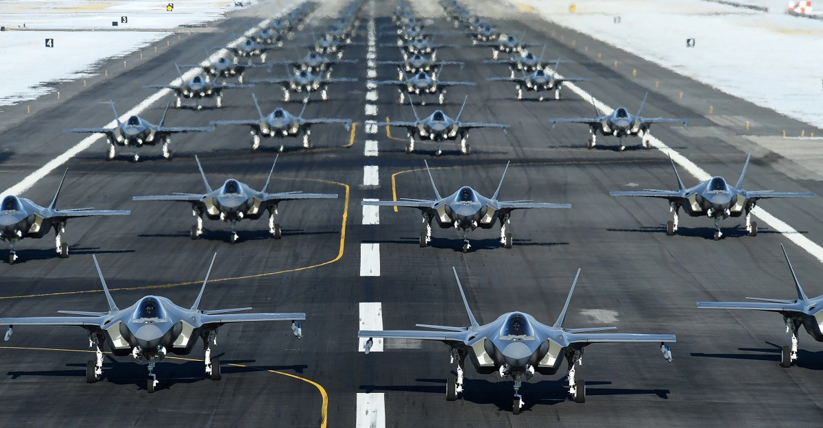 La República Checa aprueba un plan para comprar dos docenas de cazas de quinta generación F-35 Lightning II por 5.000 millones de dólares La República Checa aprueba un plan para comprar dos docenas de cazas de quinta generación F-35 Lightning II por 5.000 millones de dólares