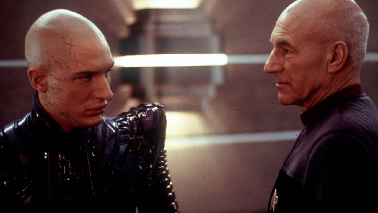 Patrick Stewart deja en evidencia los malos modales de Tom Hardy en el rodaje de Star Trek: Némesis y dice que era "difícil" tratar con el actor