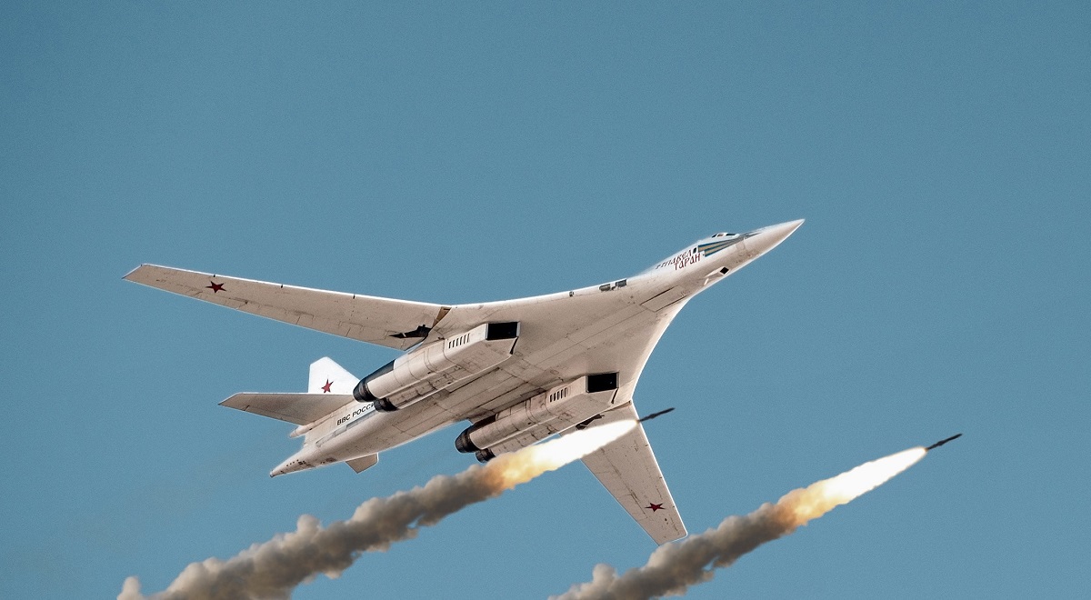 En 2023, las Fuerzas Armadas rusas recibirán cuatro bombarderos-misiles estratégicos Tu-160M modernizados, que podrán transportar armas nucleares e hipersónicas. En 2023, las Fuerzas Armadas rusas recibirán cuatro bombarderos-misiles estratégicos Tu-160M modernizados, que podrán transportar armas nucleares e hipersónicas.