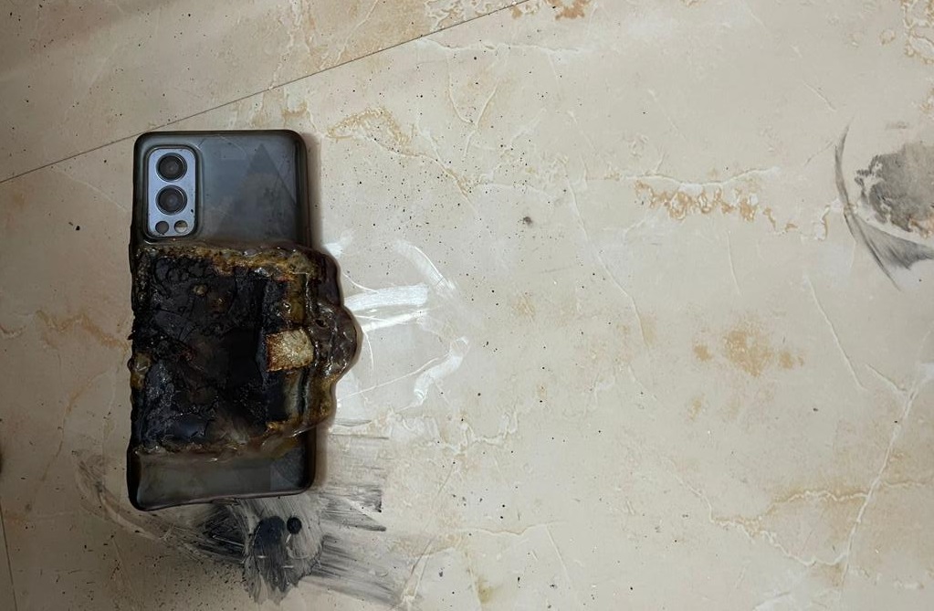 OnePlus Nord 2 explotó nuevamente: la compañía se niega a cambiar el teléfono inteligente OnePlus Nord 2 explotó nuevamente: la compañía se niega a cambiar el teléfono inteligente