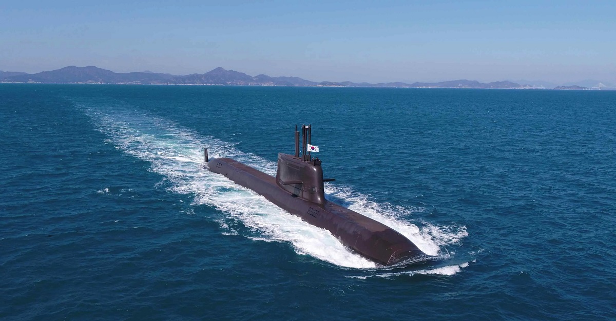 Los submarinos surcoreanos recibirán un nuevo sistema de lanzamiento vertical para lanzar misiles balísticos Hyunmoo: la versión más avanzada tiene un alcance de hasta 3.000 kilómetros y velocidades de hasta 12.250 km/h. Los submarinos surcoreanos recibirán un nuevo sistema de lanzamiento vertical para lanzar misiles balísticos Hyunmoo: la versión más avanzada tiene un alcance de hasta 3.000 kilómetros y velocidades de hasta 12.250 km/h.