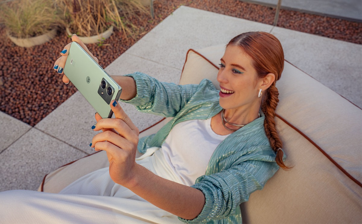 Motorola Edge 40 Neo - Dimensity 7030, pantalla P-OLED de 144 Hz, cámara de 50 MP con OIS y protección contra el agua IP68 por 399 euros Motorola Edge 40 Neo - Dimensity 7030, pantalla P-OLED de 144 Hz, cámara de 50 MP con OIS y protección contra el agua IP68 por 399 euros