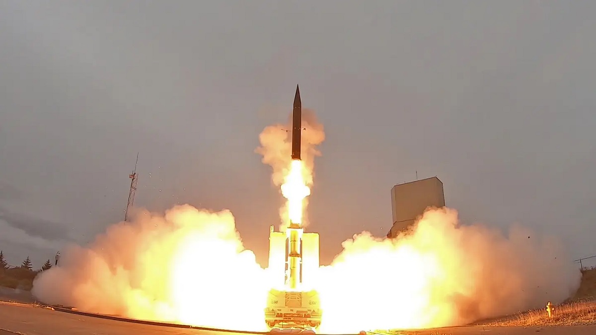 Alemania ha acordado la compra del sistema de defensa antimisiles Arrow-3, dotado con 4.300 millones de dólares y capaz de interceptar misiles balísticos a altitudes de hasta 100 km. Alemania ha acordado la compra del sistema de defensa antimisiles Arrow-3, dotado con 4.300 millones de dólares y capaz de interceptar misiles balísticos a altitudes de hasta 100 km.