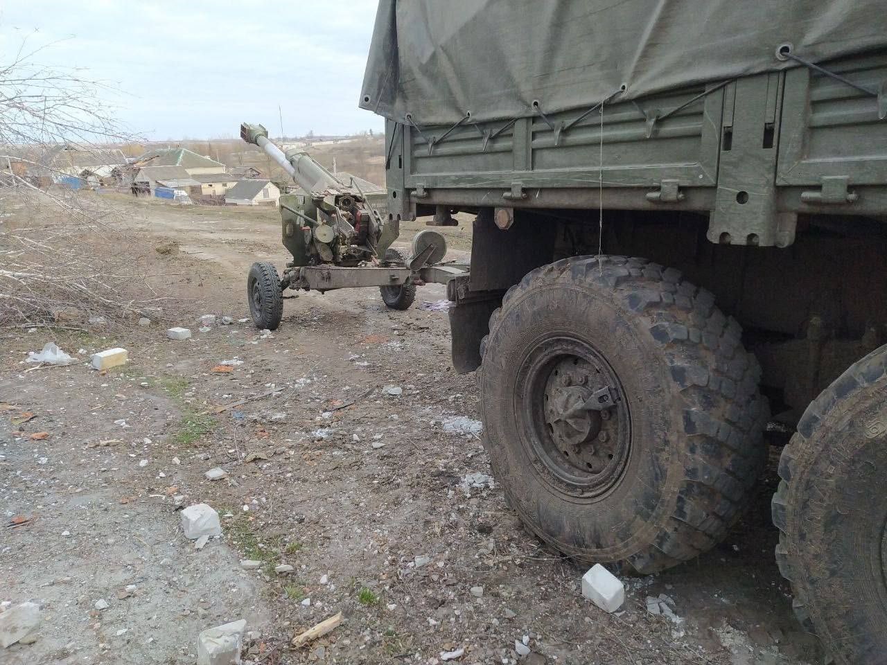 El ejército ucraniano demostró en acción el sistema de artillería Nona-K capturado, que fue arrebatado a los rusos. El ejército ucraniano demostró en acción el sistema de artillería Nona-K capturado, que fue arrebatado a los rusos.