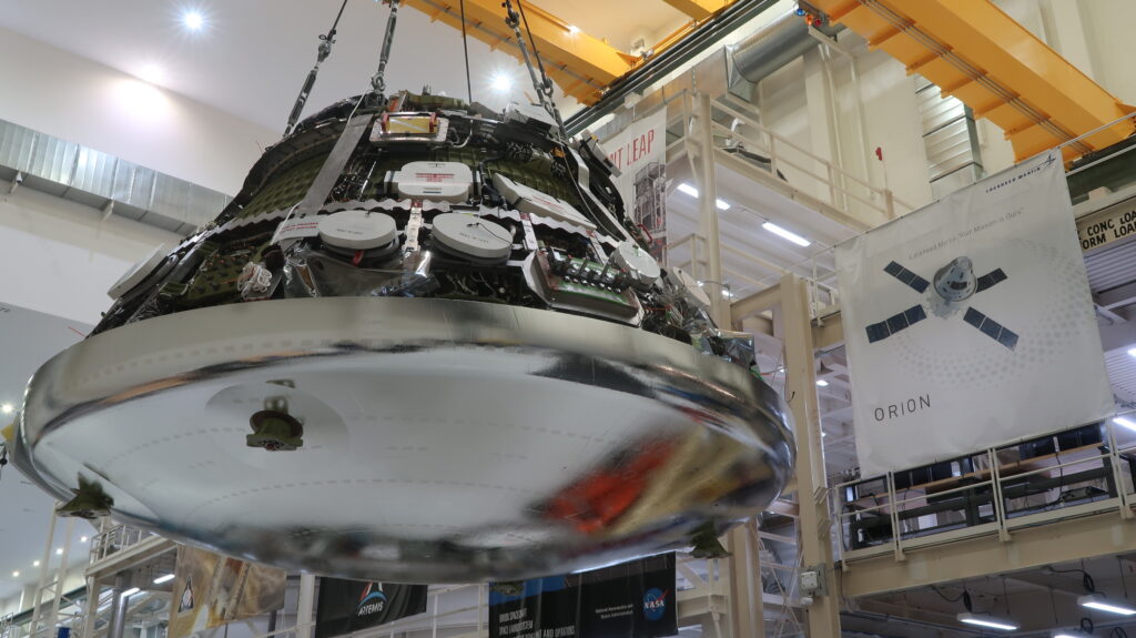 La NASA completa el ensamblaje de la nave Orión para la misión a la Luna y pasa a las pruebas La NASA completa el ensamblaje de la nave Orión para la misión a la Luna y pasa a las pruebas