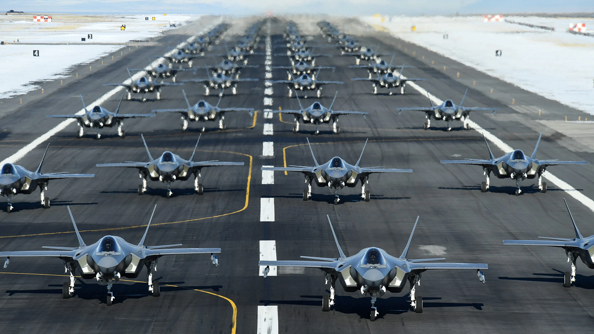 Más de 80 cazas F-35 Lightning II podrían quedarse en el limbo debido a la interrupción del suministro en medio de los problemas de actualización del TR-3 Más de 80 cazas F-35 Lightning II podrían quedarse en el limbo debido a la interrupción del suministro en medio de los problemas de actualización del TR-3