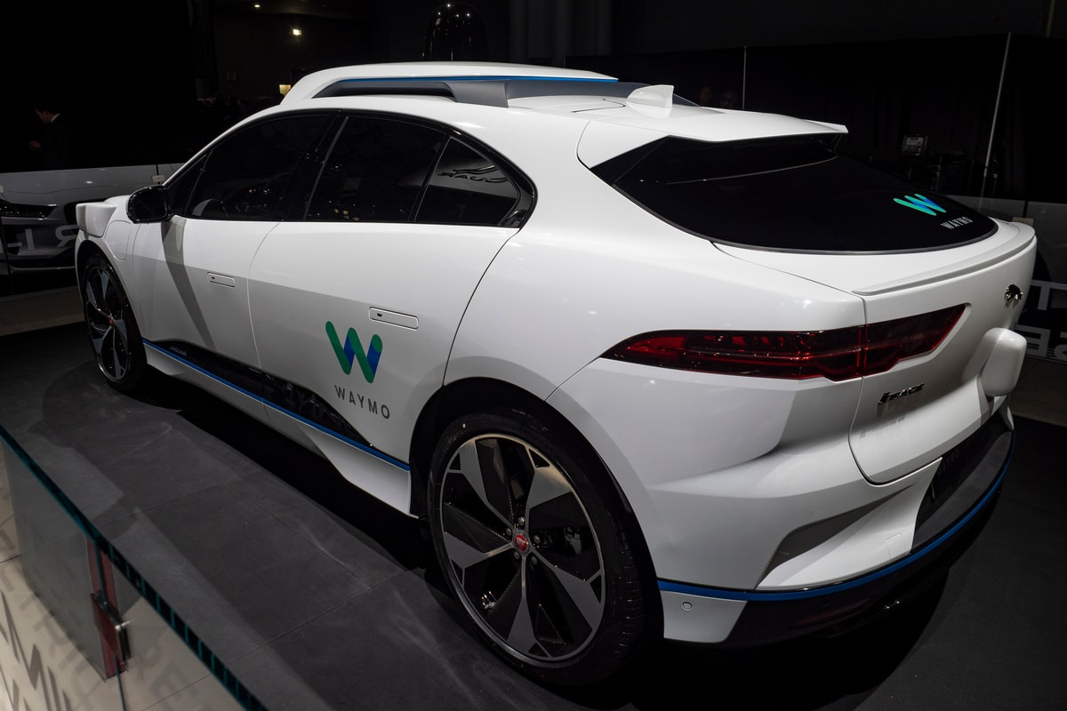 Waymo recibe permiso para operar su servicio de robotaxi en Los Ángeles